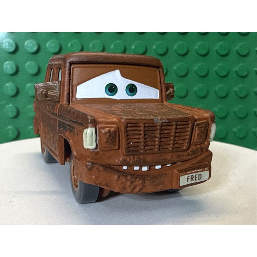 DISNEY PIXAR THE WORLD OF CARS FRED 1:55 DIECAST